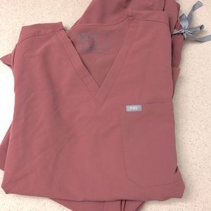 FIGS LIMITED EDITION MAUVE!  Scrub Set M/M